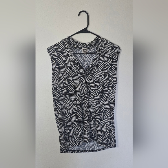 Anne Klein Tops - Anne Klein Sleeveless Office Blouse Black White Abstract Print Top Size Medium